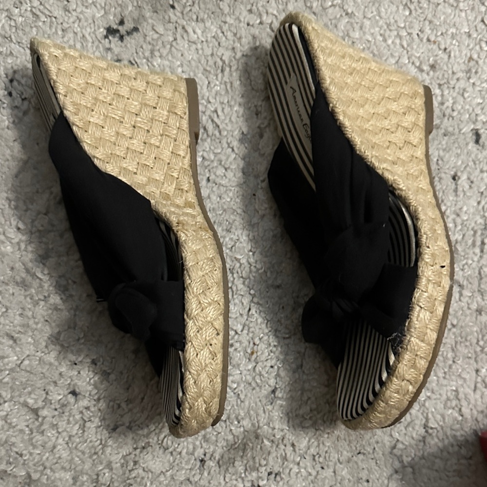 American Eagle Outfitters Black Striped Wedge SandalsSize 5 1/2 - Picture 4 of 7